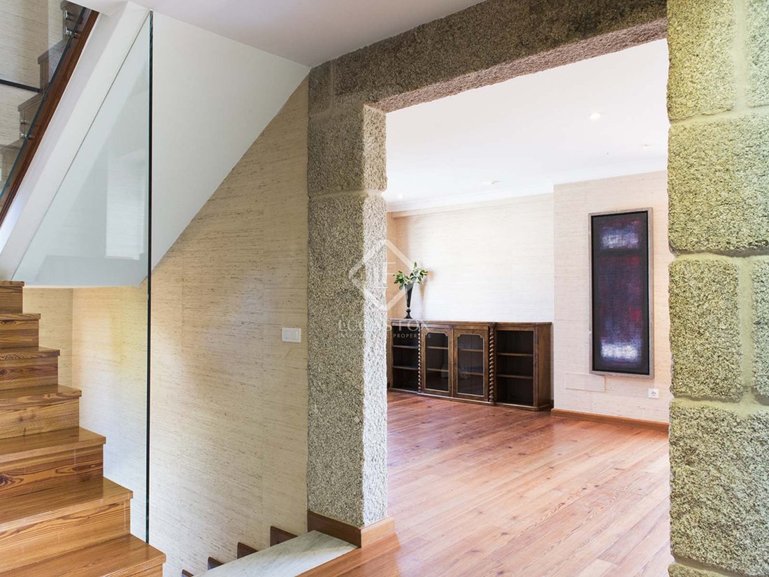 Vigo House / Villa In Vigo, Galicia, Spain For Sale (10916937)