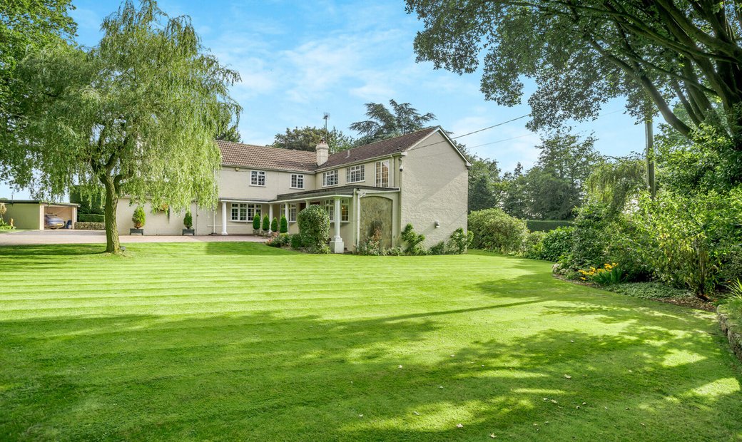 5 Bedroom Detached House For Sale In In Uttoxeter, England, United