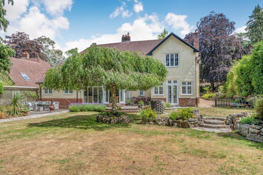 5 Bedroom Detached House For Sale In In Ferndown, England, United Kingdom For Sale (13318019)