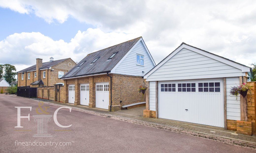 6 Bedroom House For Sale In Goffs Oak In Goff's Oak, England, United