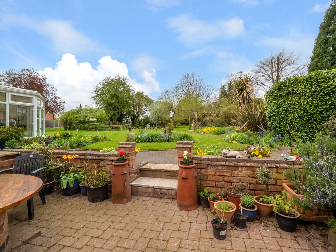 7 Bedroom Detached House For Sale In Rolleston On Dove, England, United