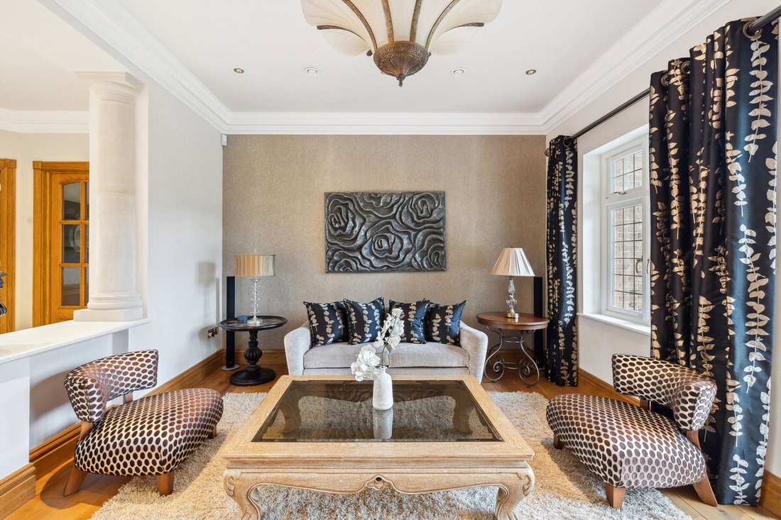 8 Bedroom Detached House For Sale In In Virginia Water, England, United