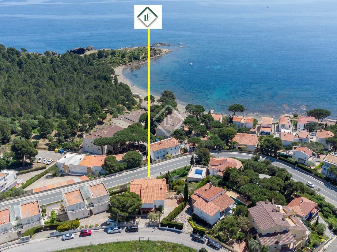 Llanca House / Villa In Girona, Spain For Sale (11953560)