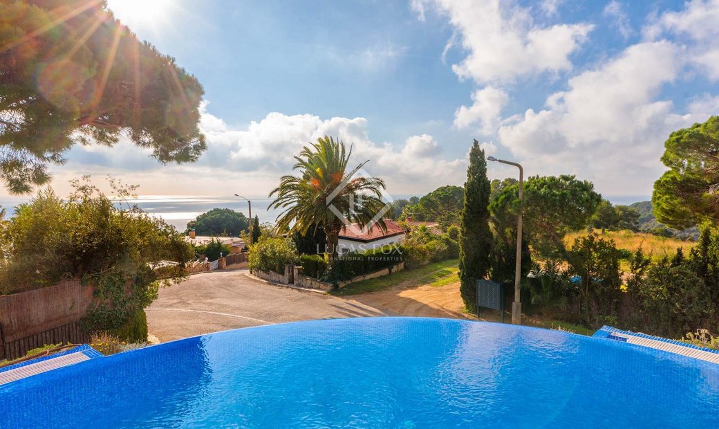 Tossa De Mar House / Villa In Tossa De Mar, Catalonia, Spain For Sale