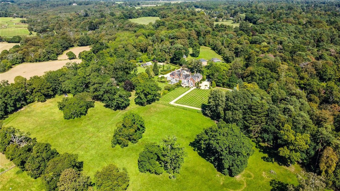 House in Burley, England 5 - 13319321