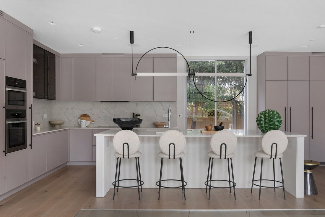 House in Ealing (London Borough of Ealing), Ealing, England 2 - 13336130