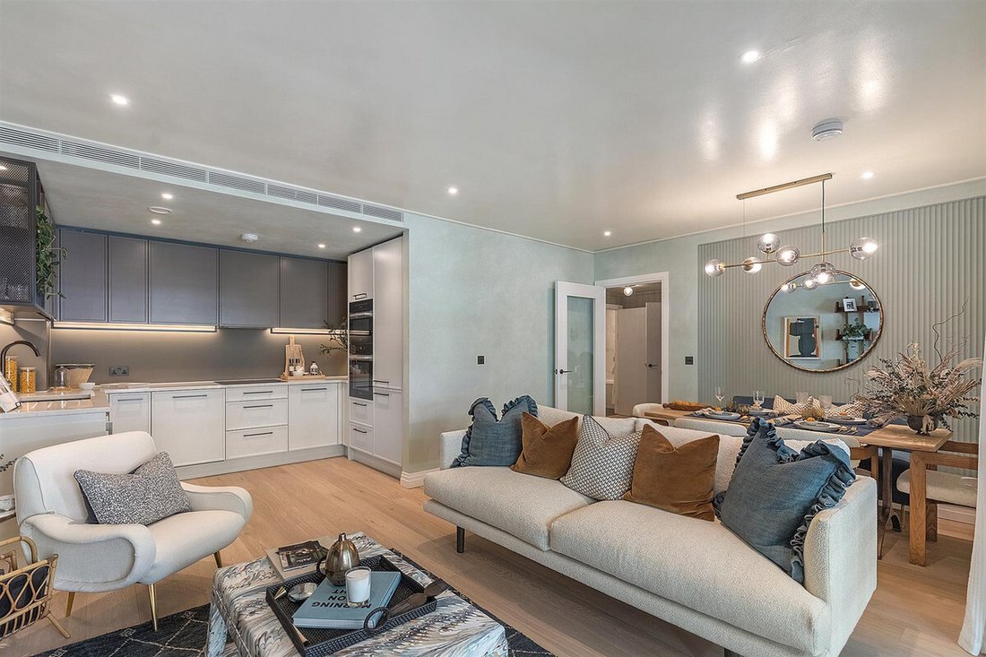 2 Bedroom Flat For Sale In London In London, England, United Kingdom
