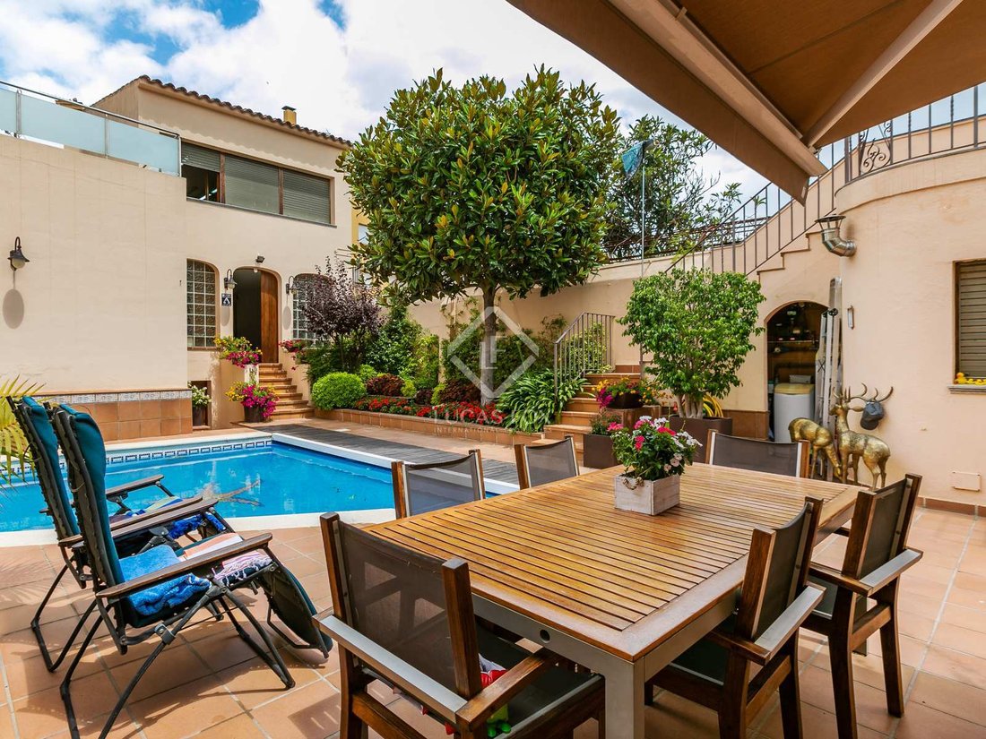 Vilassar De Mar House / Villa In Vilassar De Mar, Catalonia, Spain For