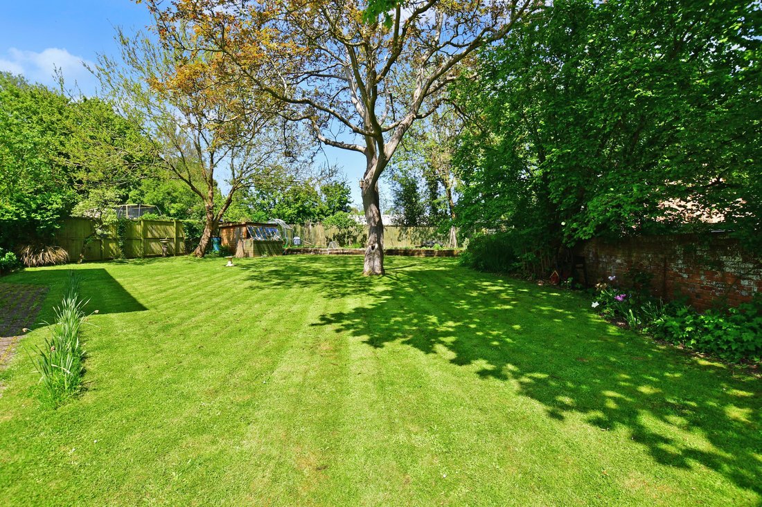 5 Bedroom Detached House For Sale In In Bridge, England, United Kingdom