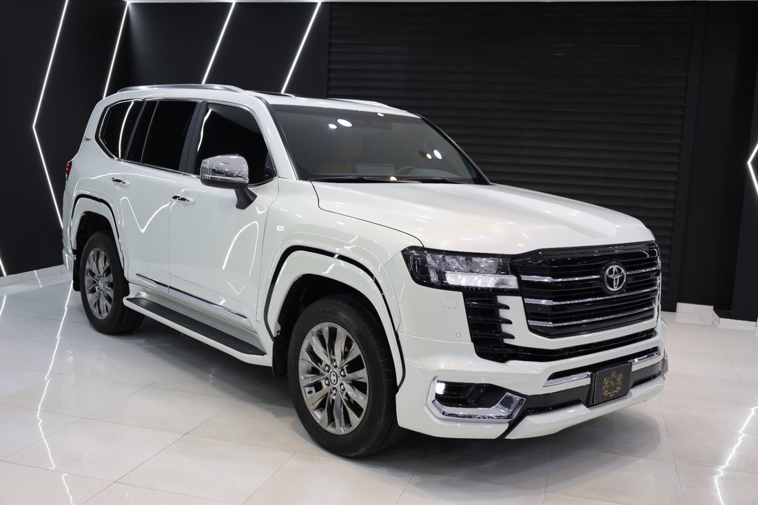 Suv in Dubai, Dubai, United Arab Emirates 4 - 13338452