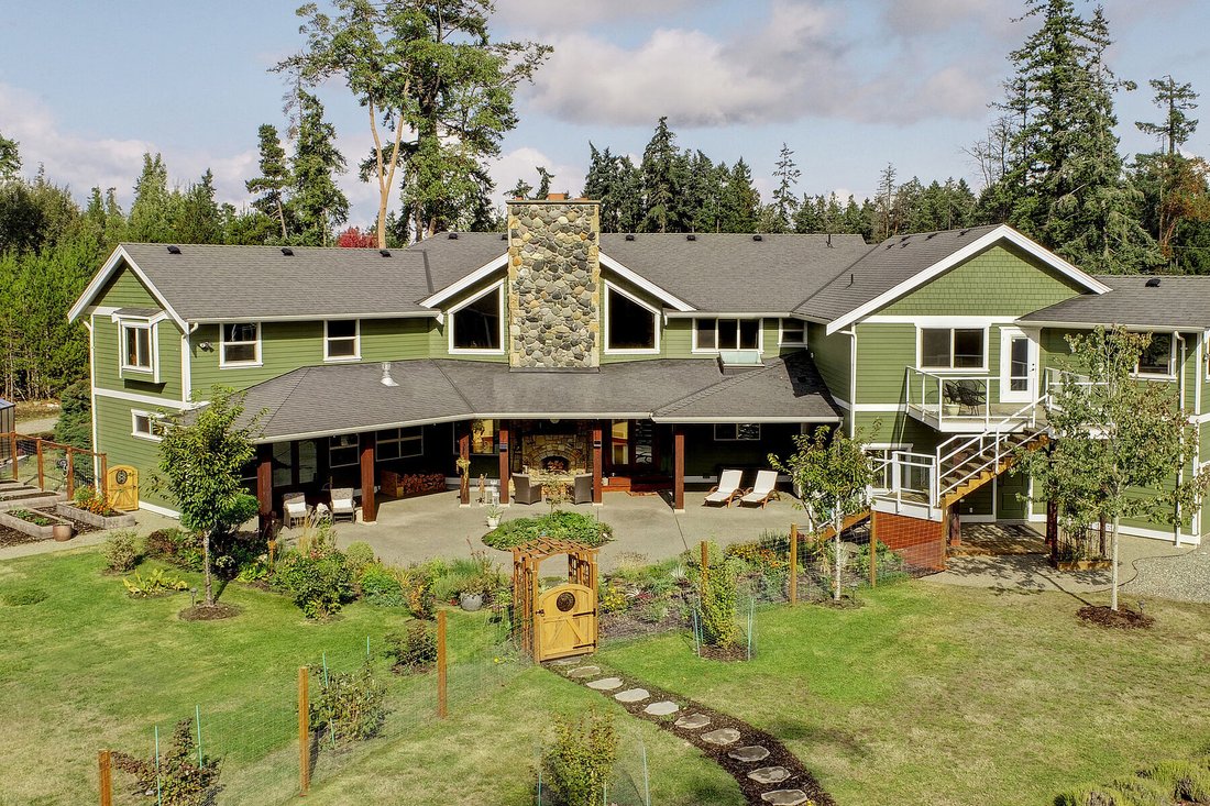 River's Edge Estate In Nanoose Bay, British Columbia, Canada For Sale