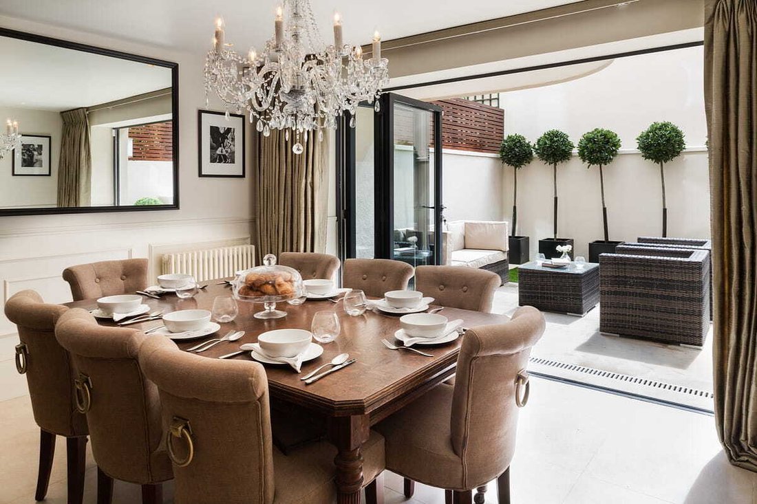 Farm Street, Mayfair W1 J In London, England, United Kingdom For Rent