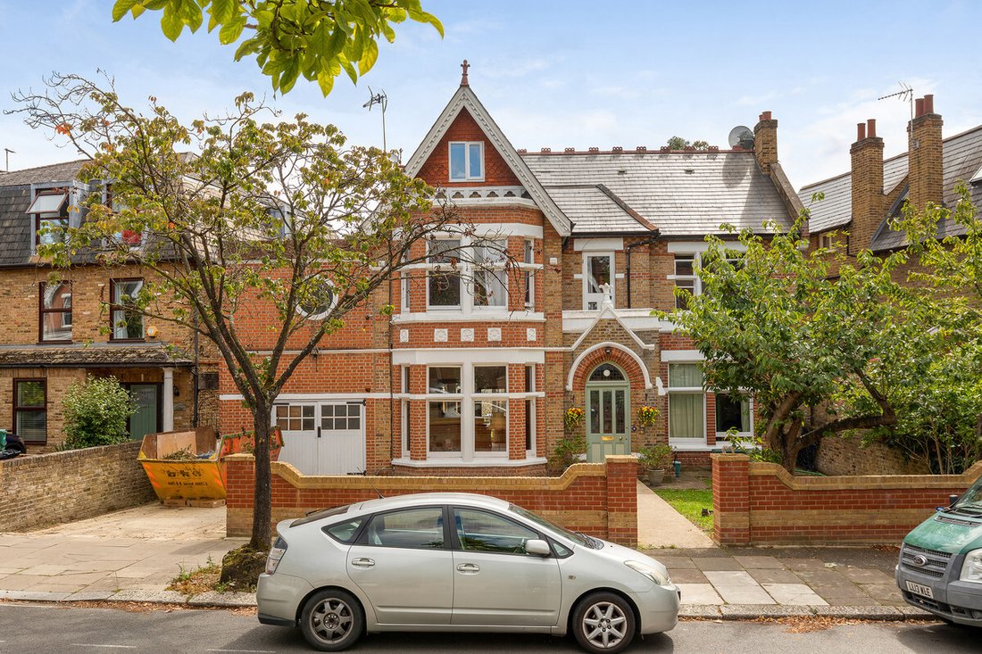 House in Ealing (London Borough of Ealing), Ealing, England 1 - 13340198