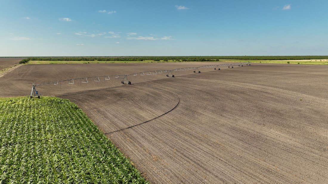 375+/ La Pryor Farm, Zavala County , La In La Pryor, Texas, United States For Sale (13343030)