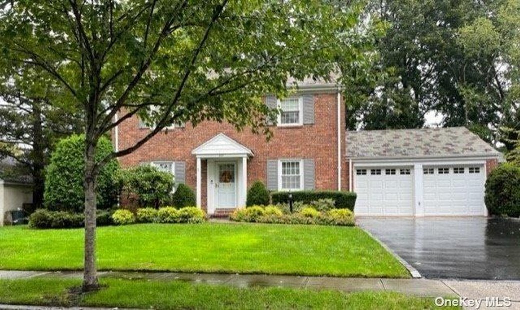 Lovely All Brick Colonial In East In East Williston, New York, United