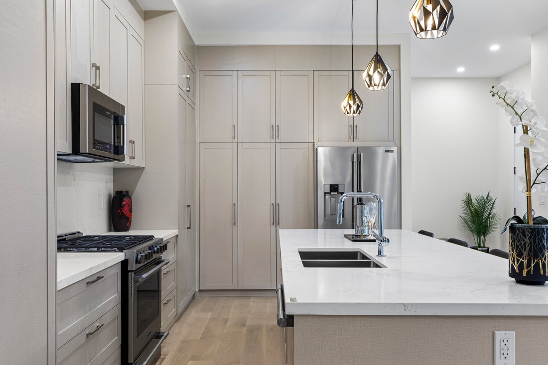 Luxury Rancher In Eaglecrest In Qualicum Beach, British Columbia