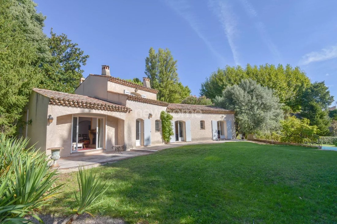 House In Provence Alpes Côte D'azur, France For Sale