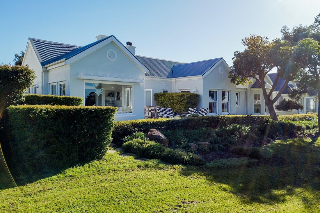 An Idyllic Retreat On Steenberg Golf In Cape Town, Western Cape, South