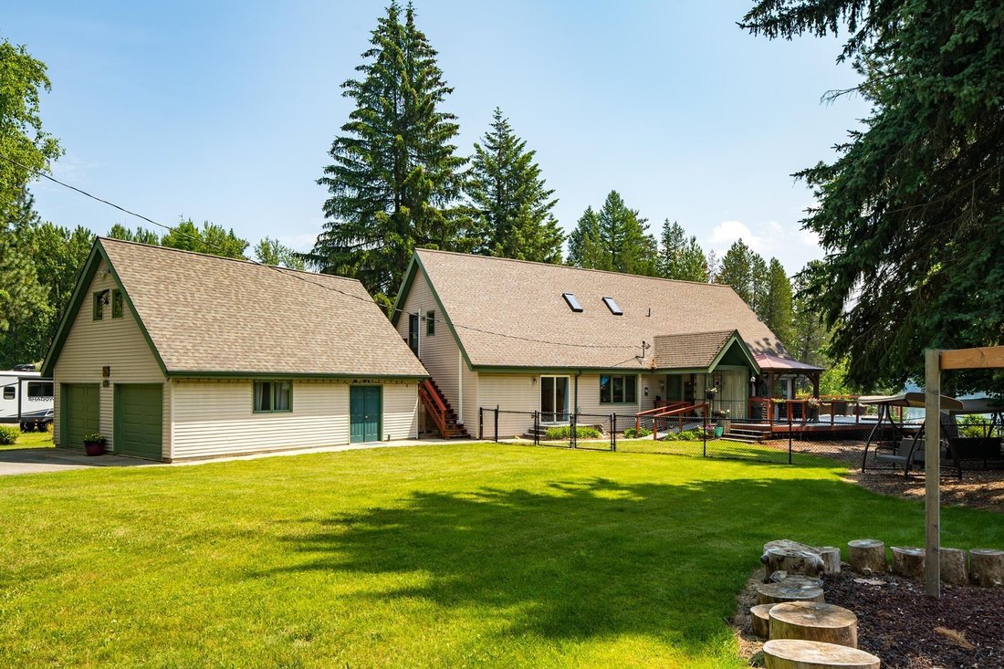 Pend Oreille Waterfront Home In Laclede, Idaho, United States For Sale