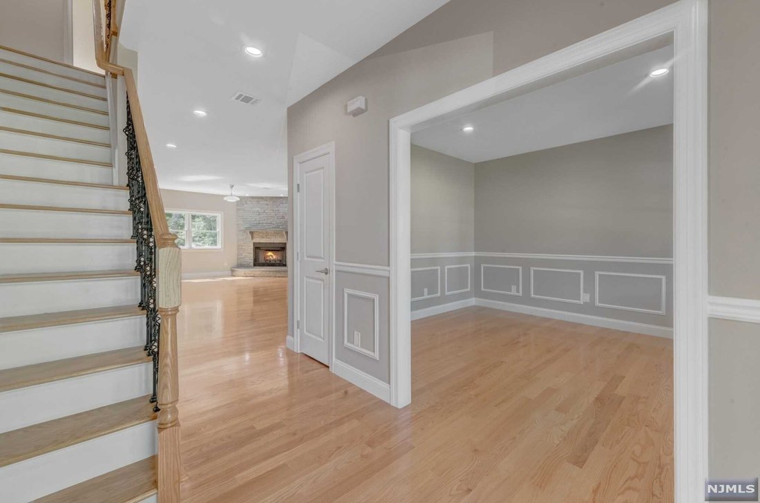 128 Stag Hill Road In Mahwah, Nj, United States For Sale (13306708)