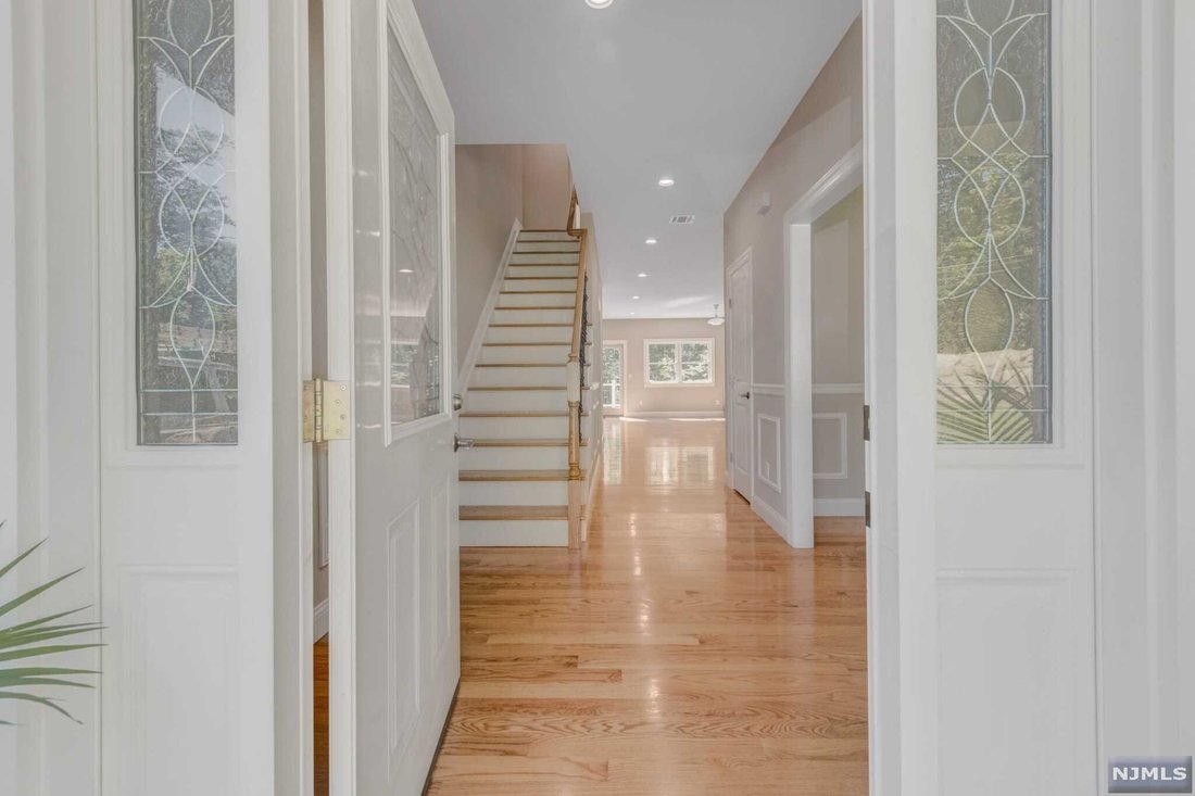 128 Stag Hill Road In Mahwah, Nj, United States For Sale (13306708)