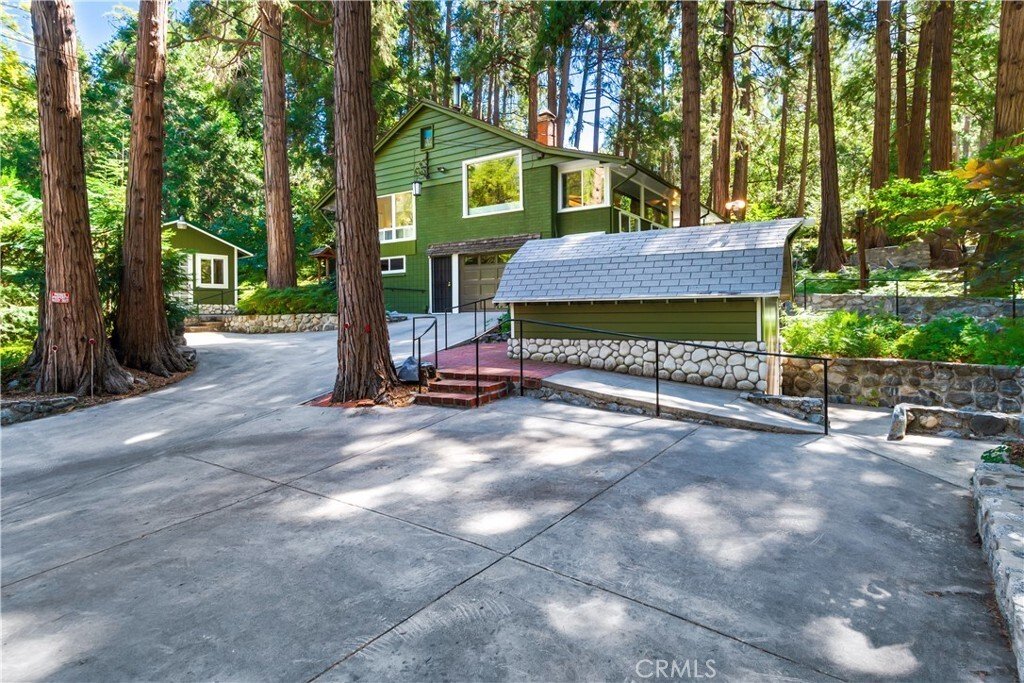 5 Bedrooms Single Family Detached In Forest Falls, California, United