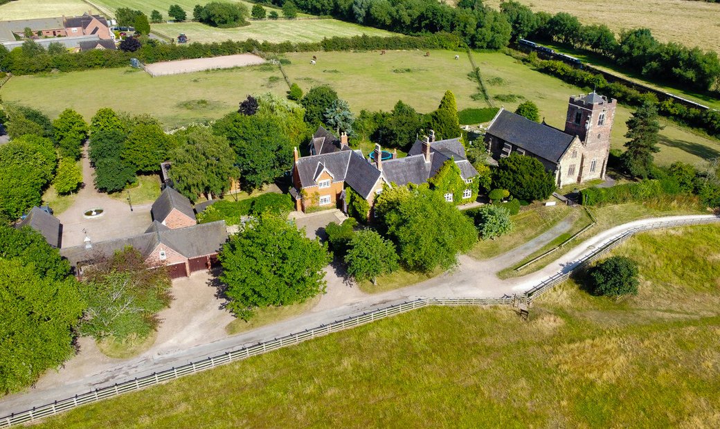 8 Bedroom Detached House For Sale In In Wychnor, England, United