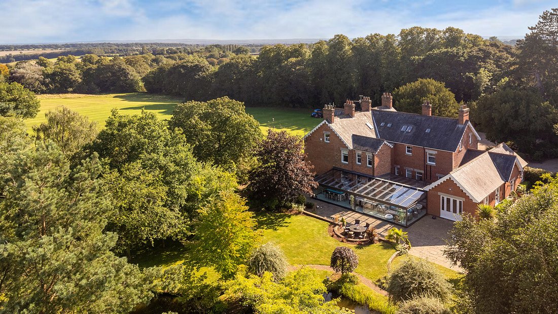 8 Bedroom Detached House For Sale In Morley In Morley, England, United