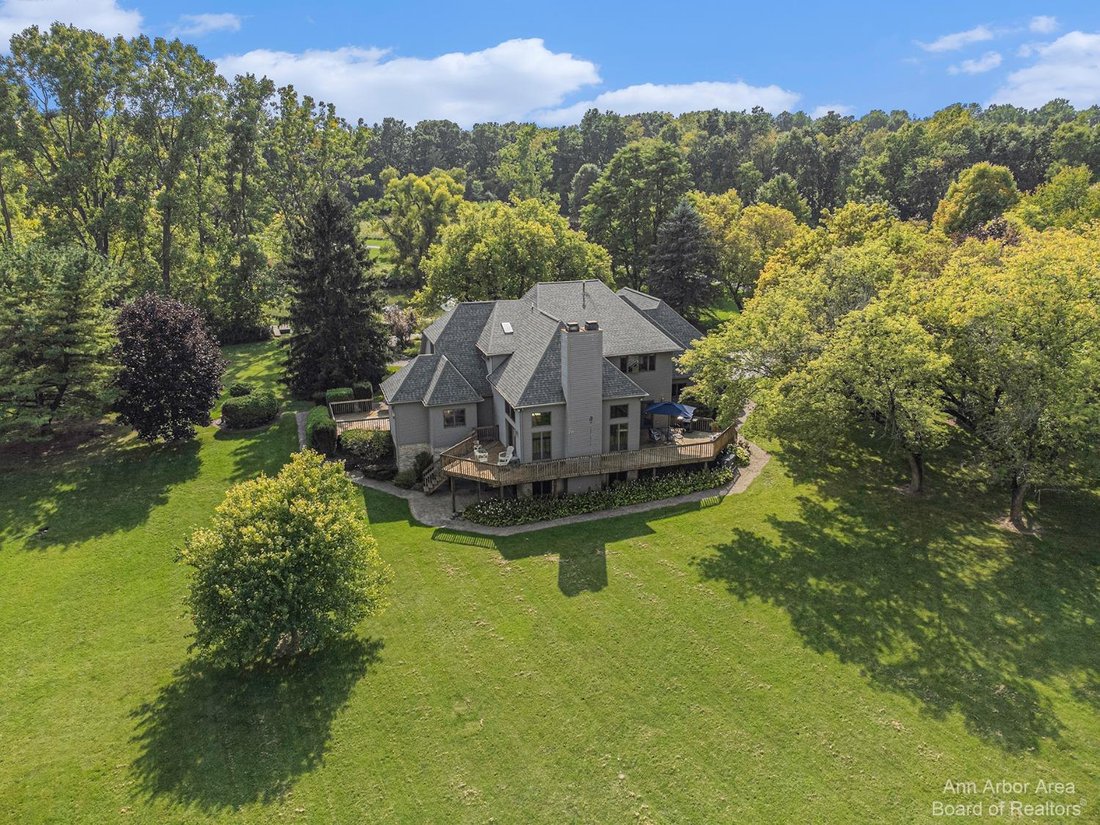 Spectacular Estate Setting In Dexter, Michigan, United States For Sale