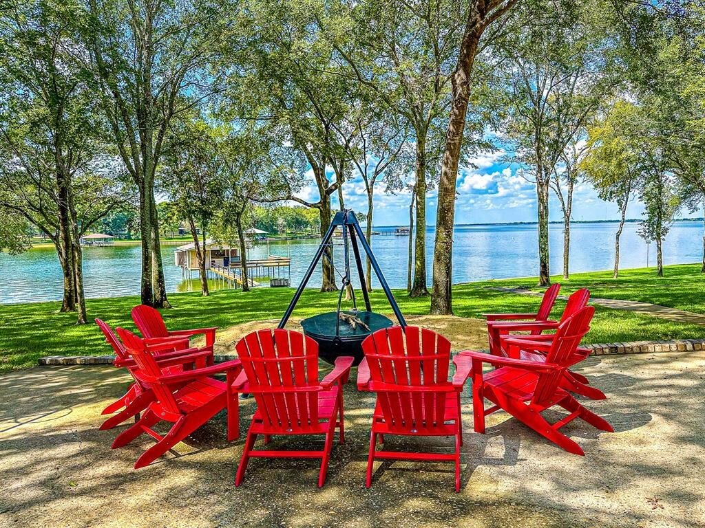Luxury And Comfort On The Lake In Streetman, Texas, United States For