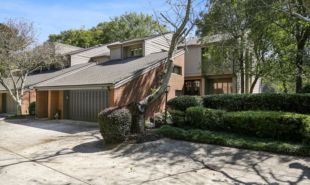 Riverfront Townhome In Sought After River In Marietta, United