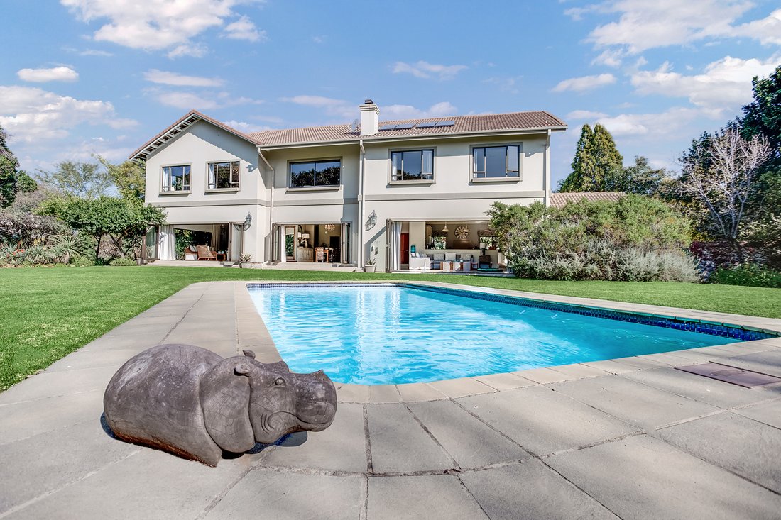 4 Bedroom House For Sale In Bryanston In Sandton, Gauteng, South Africa