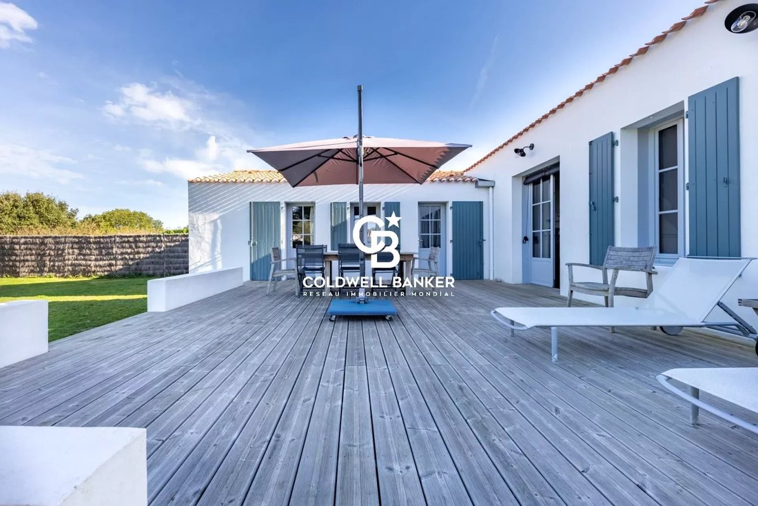 L'île D'yeu House In île D'yeu, Pays De La Loire, France For Sale