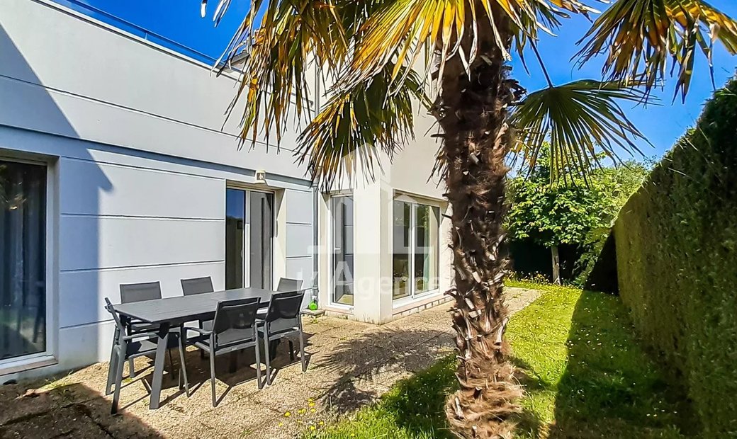 Royan House In Royan, Nouvelle Aquitaine, France For Sale (13348600)