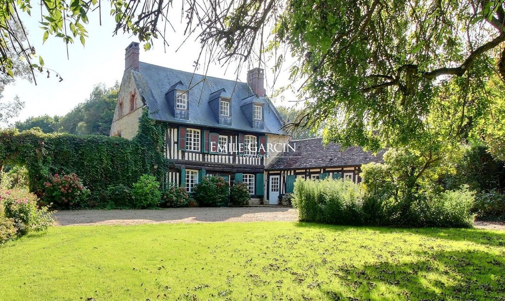 17th Century Manor House With Garden For Sale In Honfleur, Normandy