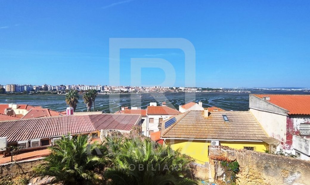 Building Sale Seixal In Arrentela, Setubal, Portugal For Sale (13352334)