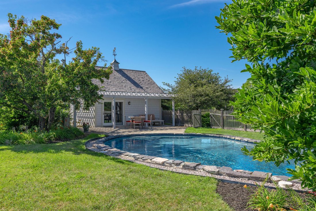 220 Tuttle Road In Cumberland, Maine, United States For Sale (13352929)