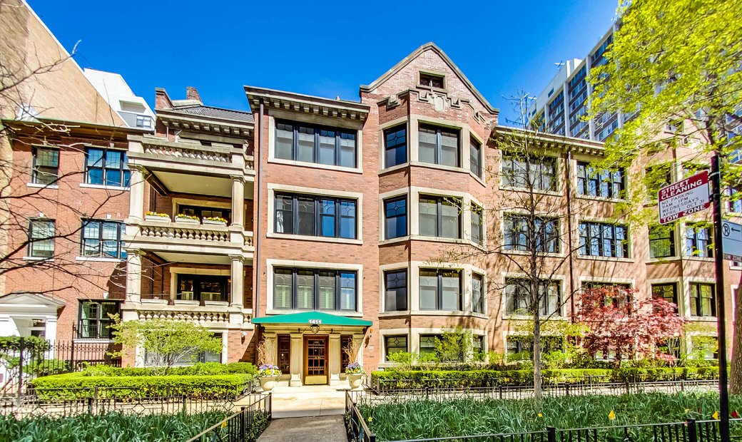 Spectacular Vintage Gold Coast Condo In Chicago, Illinois, United