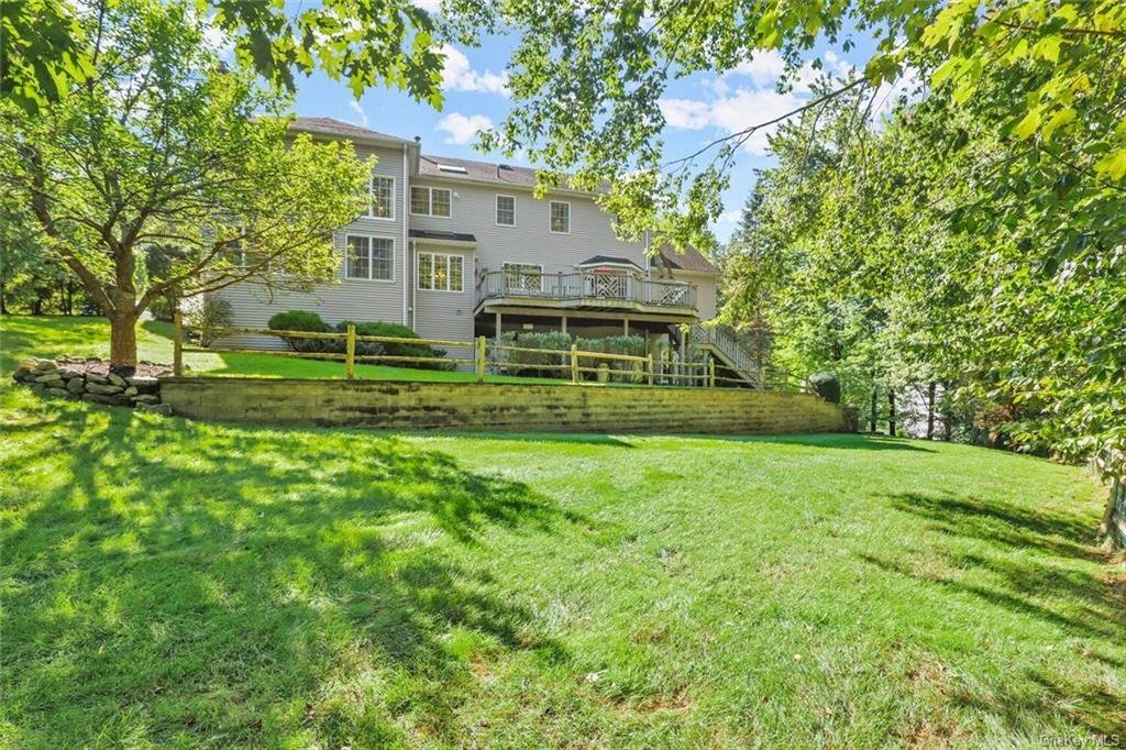 Gracious Living In Coveted Dans Lincolndale, état De New York, états