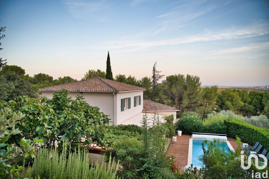 Vente Maison/Villa 6 Pièces In Laudun L'ardoise, Occitanie, France For