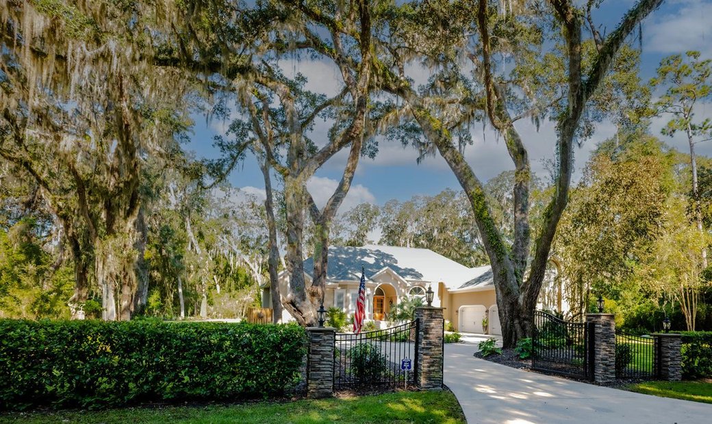 185 Hampton Point Drive In St. Simons, United States For Sale