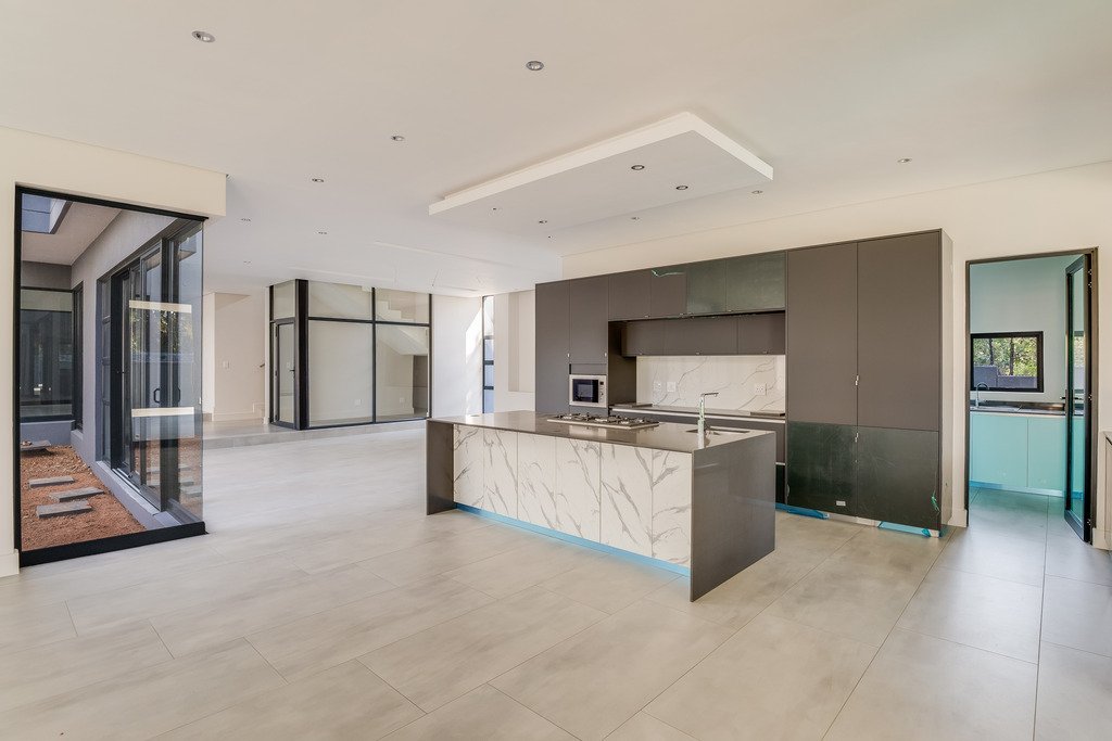 House in Sandton, Gauteng, South Africa 4 - 13357562