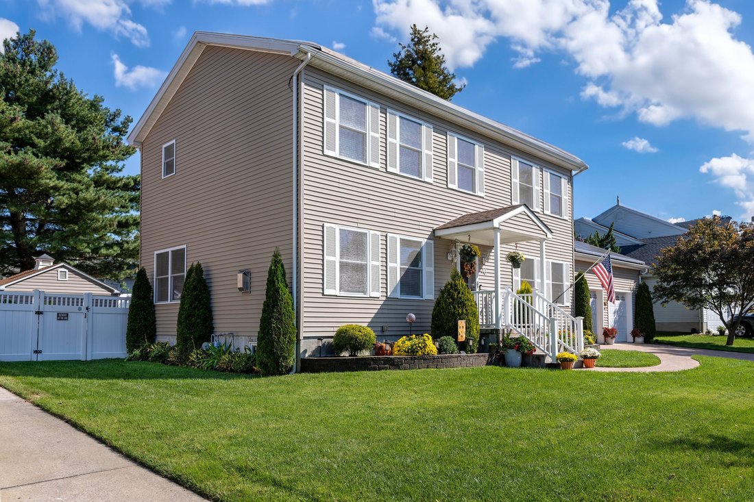 Nearly New Home With Loads Of Modern In Morrisville, New Jersey, United