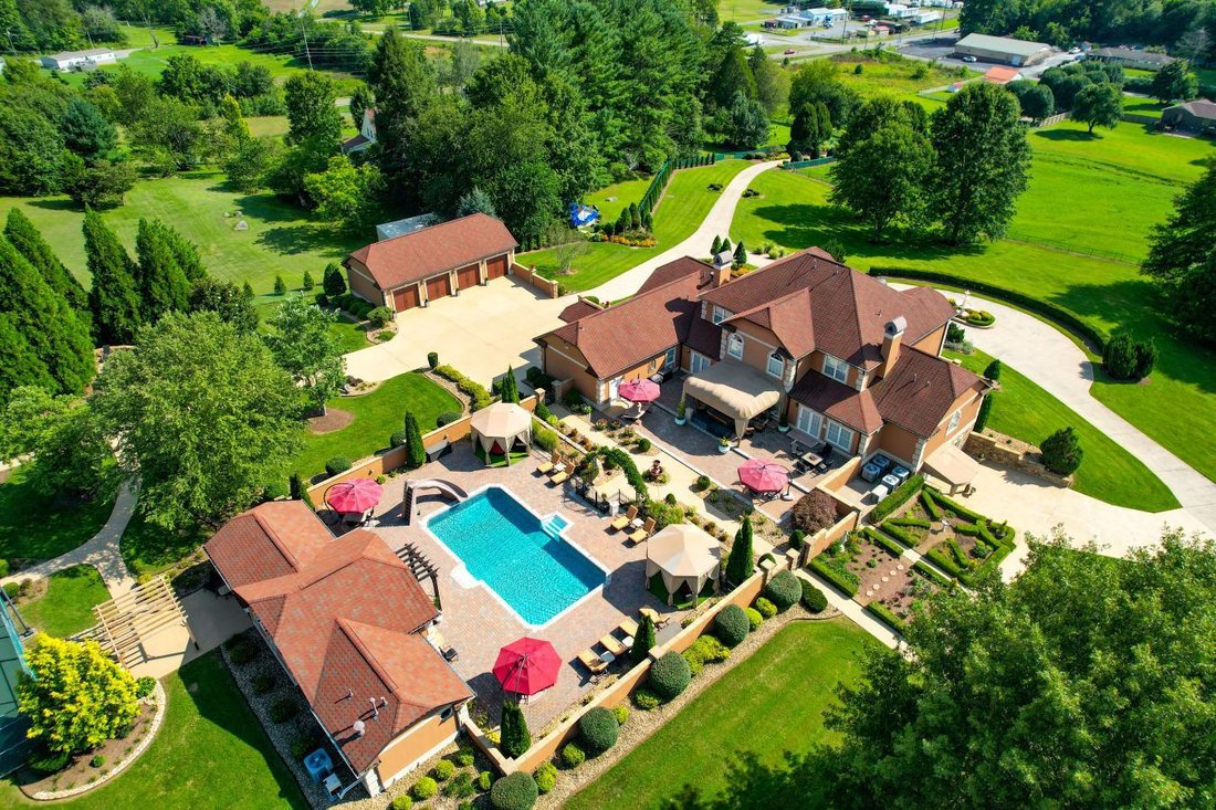 House in Bristol, Tennessee, United States 4 - 13358859