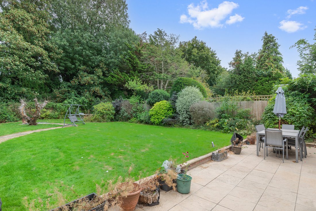 5 Bedroom Detached House For Sale In London In London, England, United