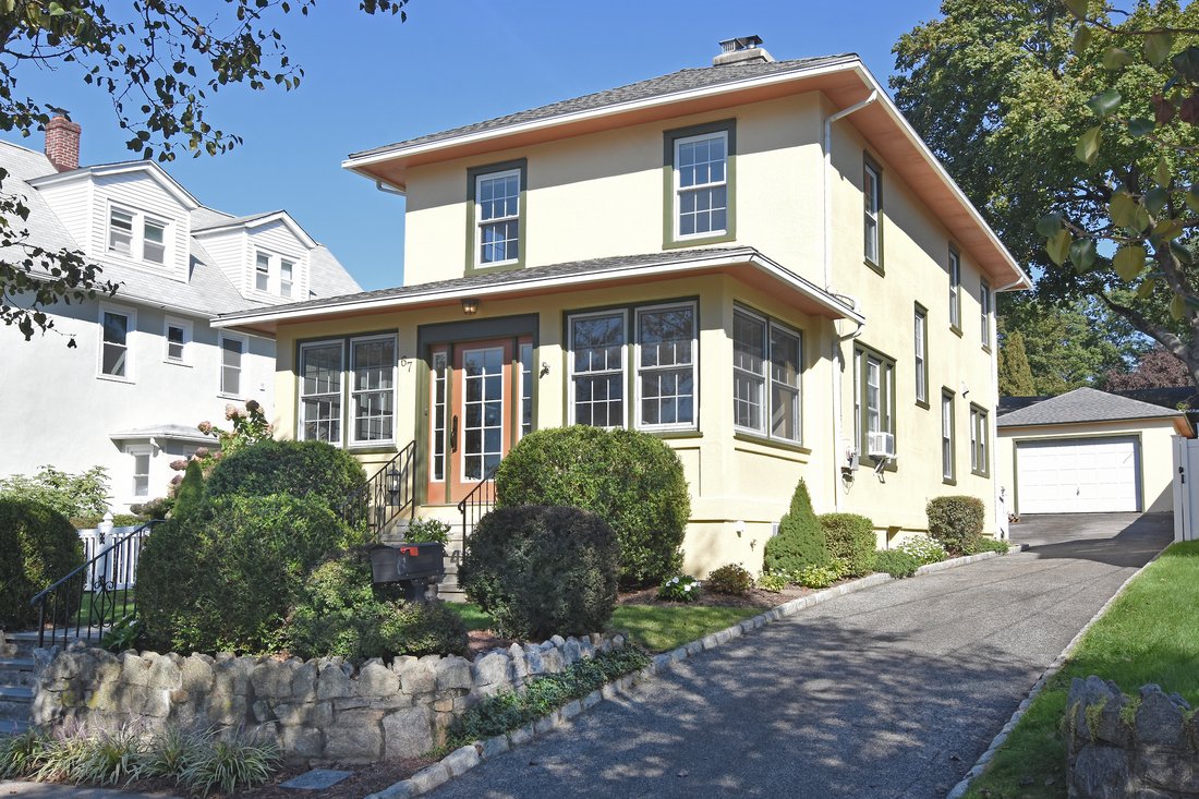 67 Mohican Park Avenue In Dobbs Ferry, New York, United States For Sale