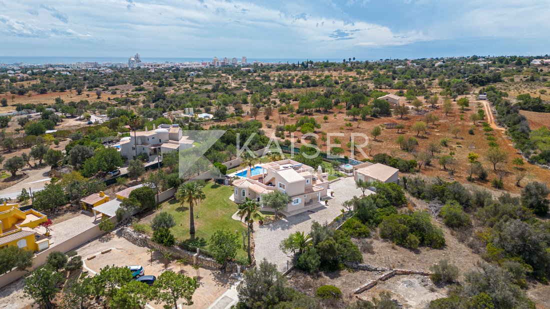 Armação De Pêra Villa House In Armação De Pêra, Portugal For Sale (13257084)