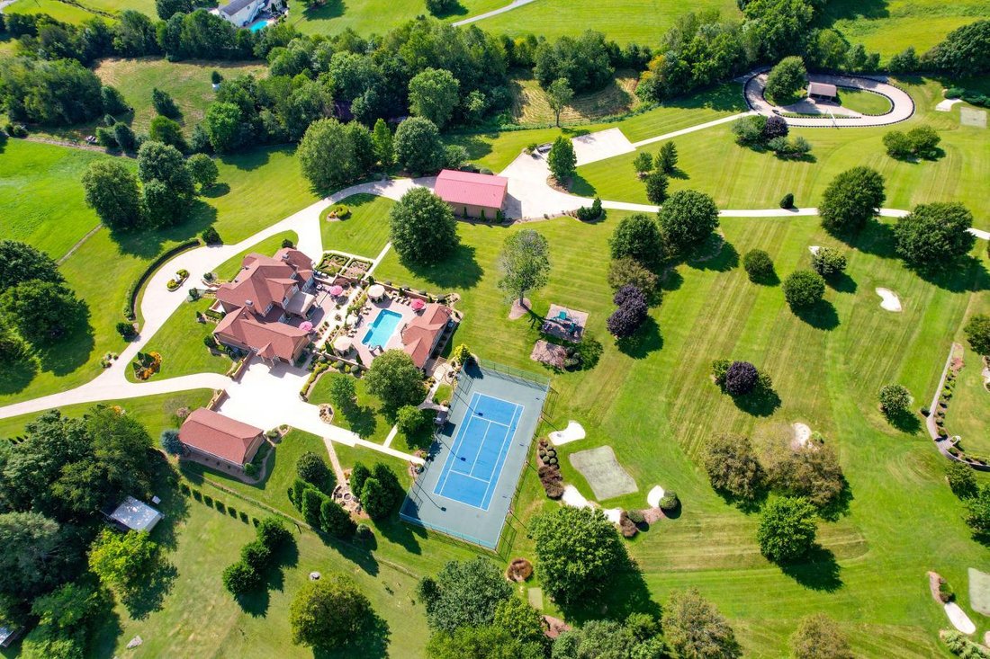 House in Bristol, Tennessee, United States 5 - 13358859
