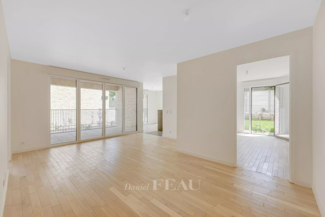 Versailles A 3 Bed Apartment With A In Versailles, île De France