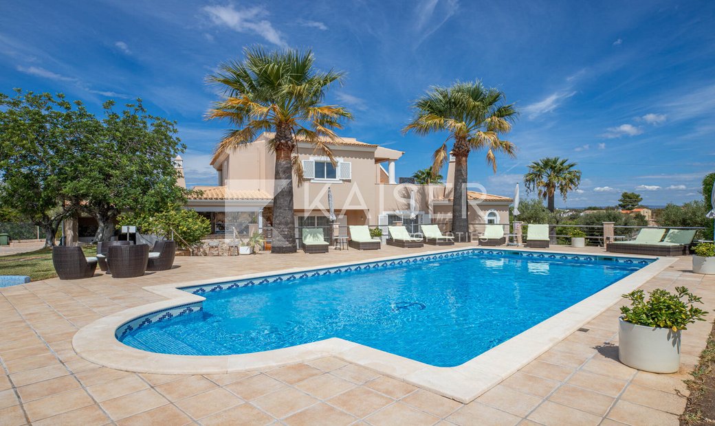 Armação De Pêra Villa House In Armação De Pêra, Portugal For Sale (13257084)